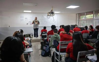 DIF Culiacán lleva programa de prevención del embarazo adolescente al CBTIS 224.