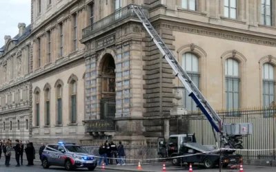 Empresa alemana aprovecha robo en el Louvre para lanzar ingeniosa campaña publicitaria
