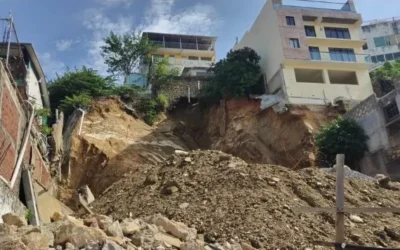 Por negligencia de constructora podrían colapsar viviendas y una escuela en Acapulco