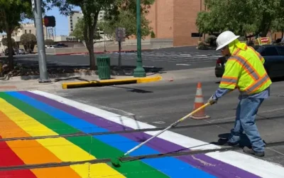 Texas prohíbe mensajes políticos en calles y carreteras, incluidos cruces arcoíris