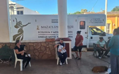 Llega el camioncito esterilizador a la comunidad de El Quelite.