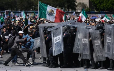 Sheinbaum se solidariza con fotoperiodistas agredidos y promete sanciones a policías que hayan abusado de la fuerza