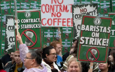 Trabajadores de Starbucks refuerzan su huelga más larga en el ‘Black Friday’
