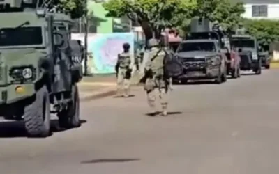 Se enfrentan militares con civiles armados en El Rosario