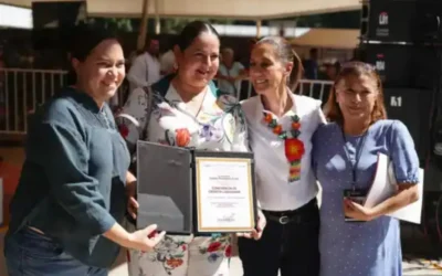 Presidenta Claudia Sheinbaum entrega 510 escrituras y constancias de reducción en Tepic Nayarit. “Se esta haciendo por justicia “.