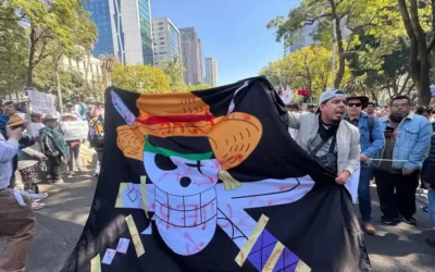 Marcha de Generación Z: personas mayores, políticos de oposición entre ellos el ex candidato del PRIAN por el distrito 01 de Sinaloa.