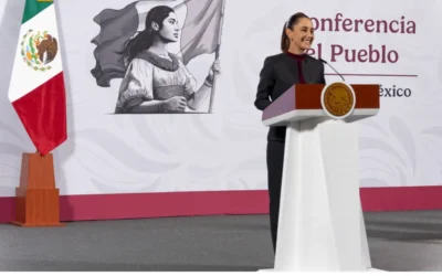 Presidenta Claudia Sheinbaum presidenta presidenta SABERESMX, plataforma gratuita que democratiza el conocimiento.