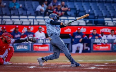 David Reyes domina y Águilas apalea en el tercero.