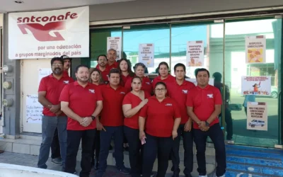 Trabajadores de CONAFE Sinaloa se manifiestan a brazos caídos ante falta de retroactivo de aumento salarial