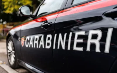 Hombre en Italia se disfraza de su madre muerta para seguir cobrando su pensión; encuentran el cadáver momificado en su casa