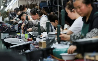 China enfrenta su peor desempeño industrial y comercial en más de un año