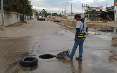 JUMAPAM extrae neumático de pozo de visita en Urbivilla del Real