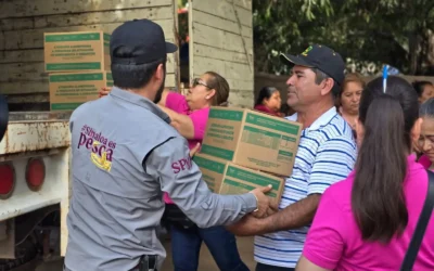 Gobierno estatal entrega apoyos alimentarios a pescadores de Elota.