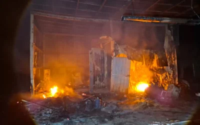 Incendio provoca daños materiales en empaque del ejido Tahuílana, en Guasave.