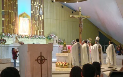 Obispo de Culiacán preside misa de arranque de las celebraciones del Día de la Virgen con las mañanitas