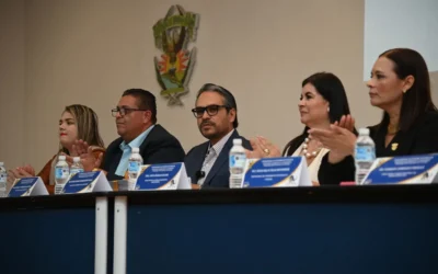 La Secretaría Académica Universitaria toma protesta a estudiantes que se suman como Asesores Par al Programa Institucional de Tutorías de la UAS.