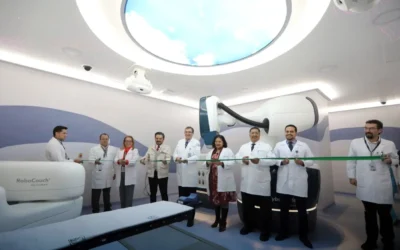 Zoé Robledo inaugura tecnología Cyberknife del IMSS para ratamiento del cáncer, única en su tipo en el país.