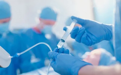 Condenan a cadena perpetua a anestesista francés por envenenar a 30 pacientes