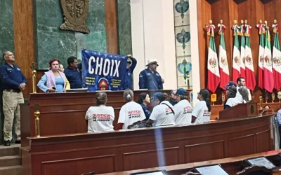 Guerreros Azules toman la tribuna del Congreso de Sinaloa para exigir Juicio Político contra alcaldesa de Choix