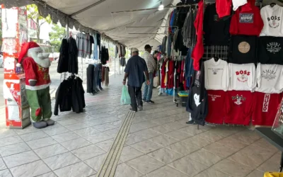 Compras de última hora llenan de prisa y espíritu navideño el Centro de Culiacán