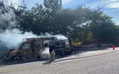 Se quema camión en la Mazatlán-Durango en Concordia