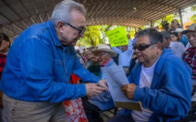 Gobernador Rocha Moya entregó títulos de propiedad a más de 3 mil familias de Guasave.