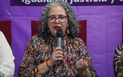 Invita Graciela Domínguez a mujeres a participar  en política y hacer comunidad para ayudar a otras y buscar felicidad.