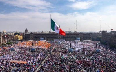 Ante 600 mil personas en el zócalo , presidenta Claudia Sheinbaum sostiene : México avanza con dignidad, con justicia , con unidad y con la fuerza increíble de su pueblo.
