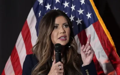 La secretaria de Seguridad Nacional de Estados Unidos recomendó una “prohibición total de viaje” desde varios países