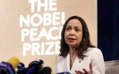 Escritores cancelan asistencia al Hay Festival por invitación a Corina Machado