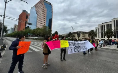 Víctimas entregan al Congreso capitalino iniciativa en materia de desalojos