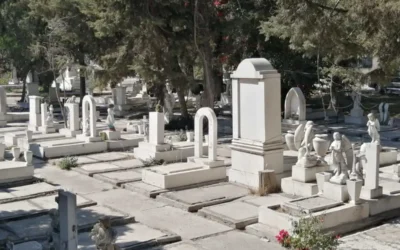 Joven pasa 4 días escondida en panteón por amenazas; a su familia le dijeron que estaba secuestrada