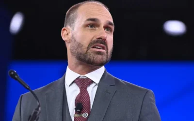 Cancelan a Eduardo Bolsonaro su pasaporte diplomático tras huir a EU