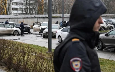 Murió un general ruso tras la explosión de una bomba bajo su auto en Moscú