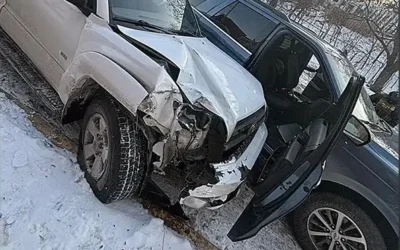 ICE heridos tras ser atropellados por un inmigrante ilegal que embistió sus vehículos durante un intento de detención