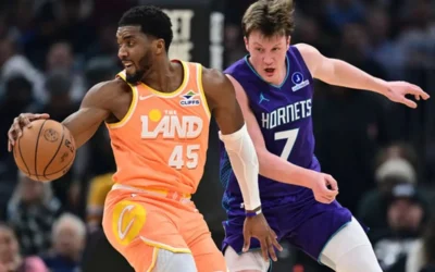 Cavaliers de Cleveland vencen a los Charlotte Hornets en basquetbol de la NBA