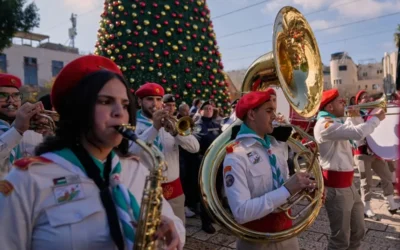 Miles acuden a Belén a revivir el espíritu navideño tras dos años de guerra en Gaza