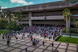 Este miércoles salen de vacaciones burócratas estatales