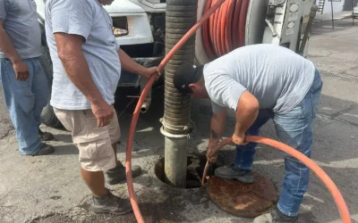 JUMAPAM desazolva más de 700 metros lineales en la red de alcantarillado.