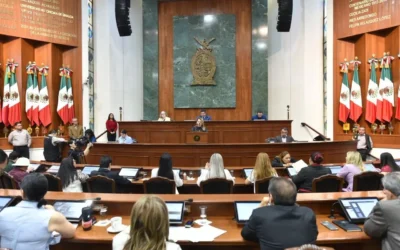 Oposición exige disculpa pública a Serapio Vargas tras asegurar que “tienen precio”.