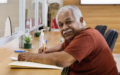 Aumento del 13% al salario mínimo beneficia a jubilados y pensionados del ISSSTEESIN.