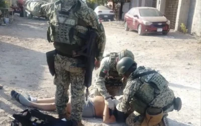 Mediante una rápida intervención del Grupo Interinstitucional se aseguró a un civil y un vehículo con armas tras agresión a una mujer y, posteriormente, a la autoridad.