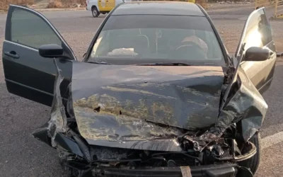 Hallan automóvil abandonado tras choque en la México 15 a la altura de Guasave.