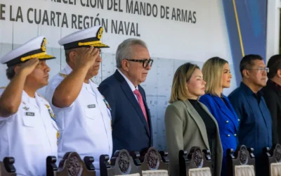 Atestigua Gobernador Rocha ceremonia de entrega-recepción del mando de armas de la Cuarta Región Naval
