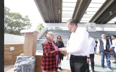 Gobierno de Sinaloa apoya a comerciantes tianguistas con equipamiento y capacitación del programa Nuestro Tianguis.