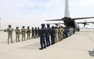 Gobierno traslada a EU a 37 operadores de organizaciones criminales.