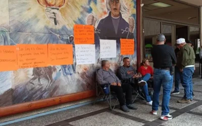 Policías jubilados de Guasave se manifiestan de manera permanente ante carencia de bono nominal 2025