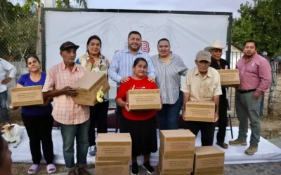 Badiraguato arranca el 2026 con más obra pública; José Paz López inaugura alumbrado público en la comunidad de San Antonio de la Palma.