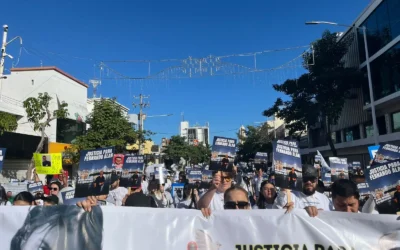 Marchan por la paz y justicia por la muerte de Fernando Alan en Culiacán.