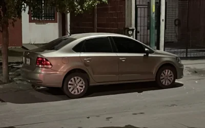 Ubican auto de agente policiaco desaparecido .